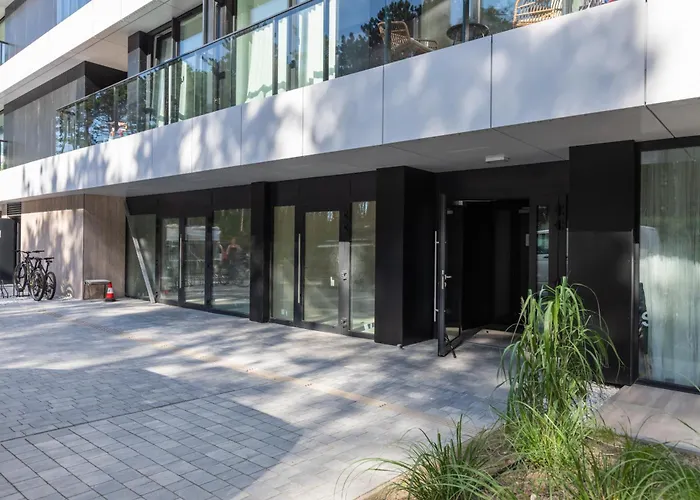 Shellter Flora By Renters Prestige * ロゴボ