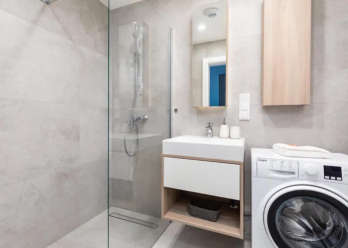 Shellter Flora By Renters Prestige