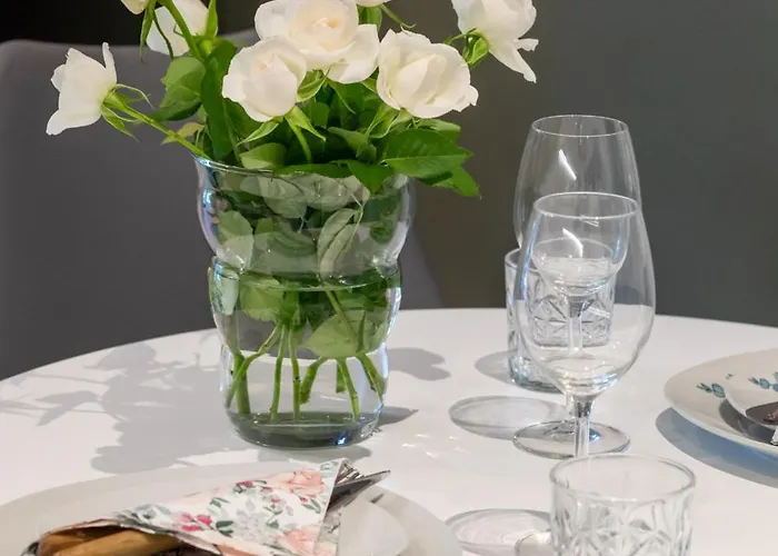 Shellter Flora By Renters Prestige * ロゴボ